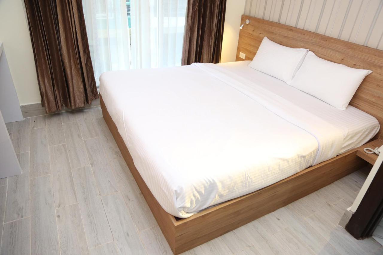 Rose Nana Hotel Бангкок Екстер'єр фото