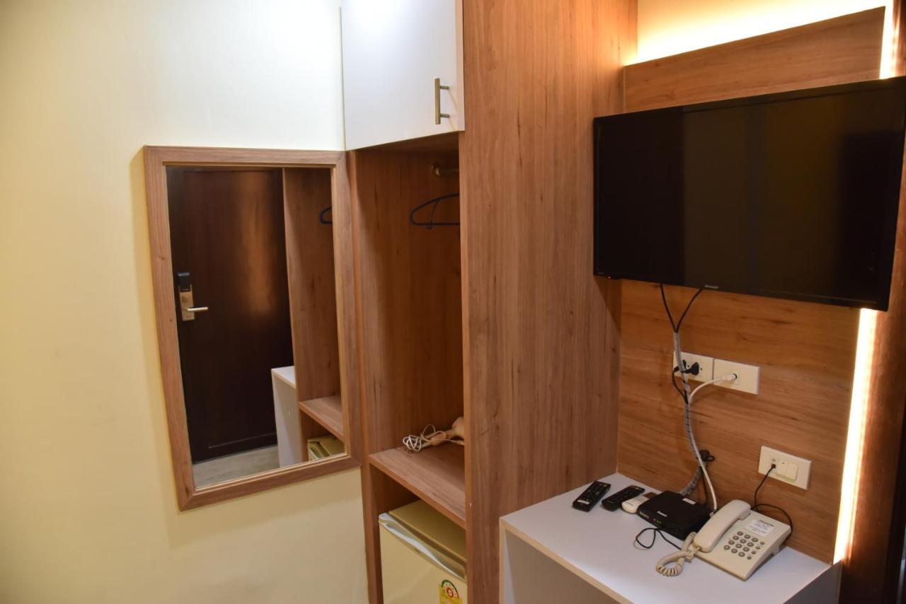 Rose Nana Hotel Бангкок Екстер'єр фото
